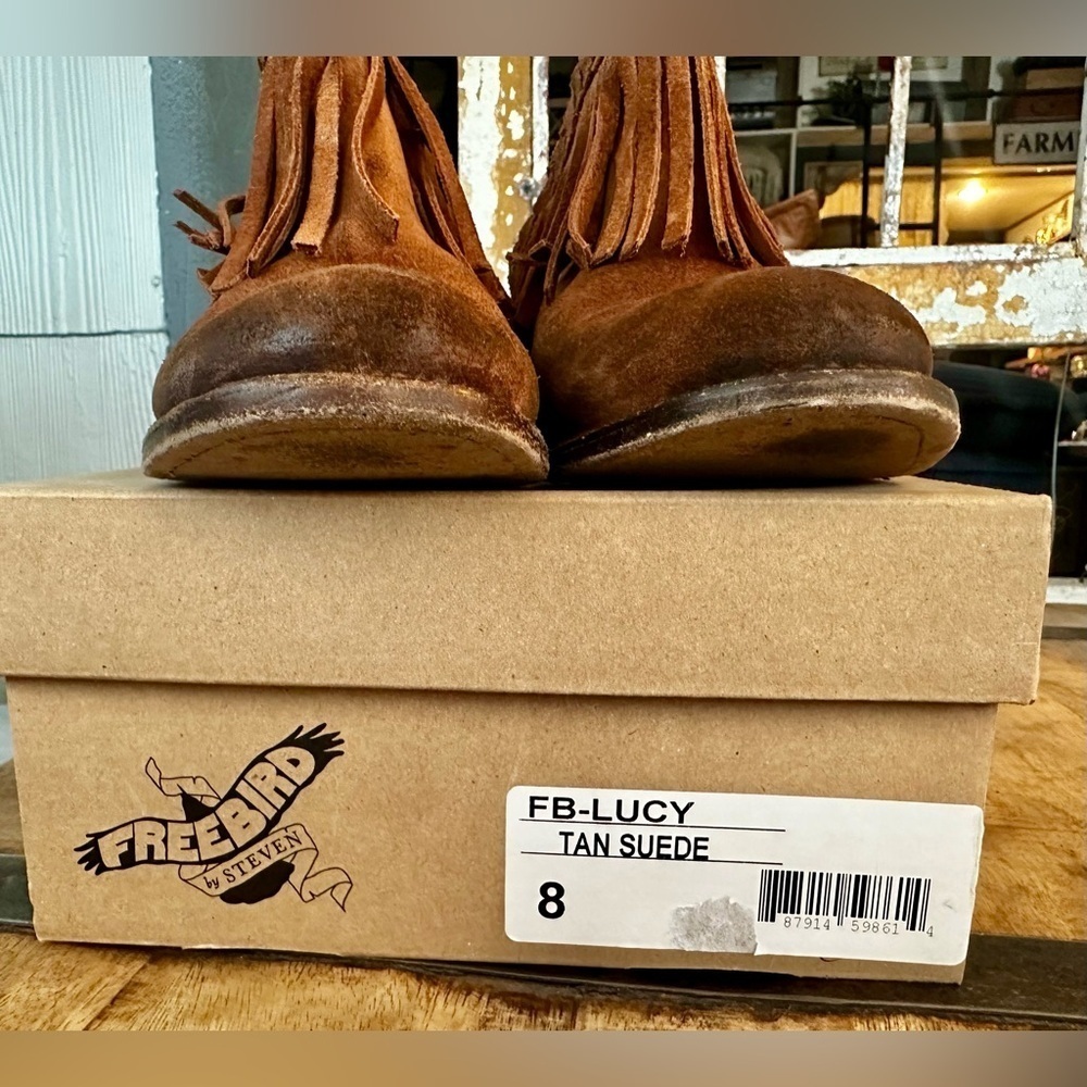 Freebird by Steven Lucy Suede Ankle Boots Tan Size 8 w/ Box - Picture 11 of 11